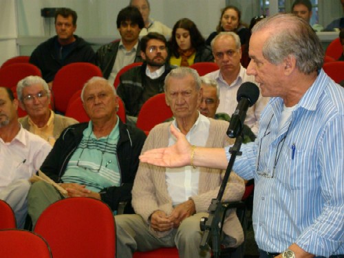 Reunião Pública sobre aumento de vereadores leva cerca de 50 pessoas à Câmara